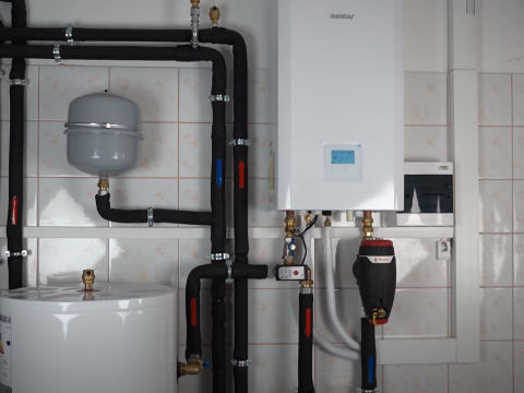 Pompa ciepła Auratsu w&nbsp;domu jednorodzinnym